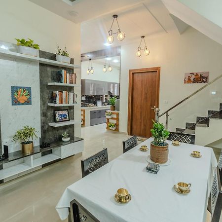 Dhruva - Luxury Villa In Cbd Дехрадун Экстерьер фото